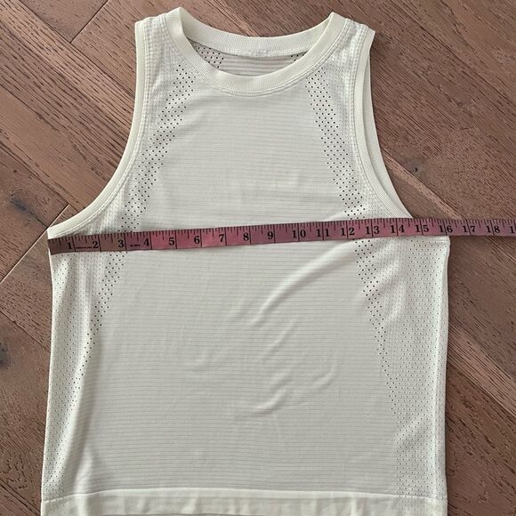 Lululemon Light Green Mesh Racerback Tank Top XS S Athletic Yoga Run - Picture 6 of 9